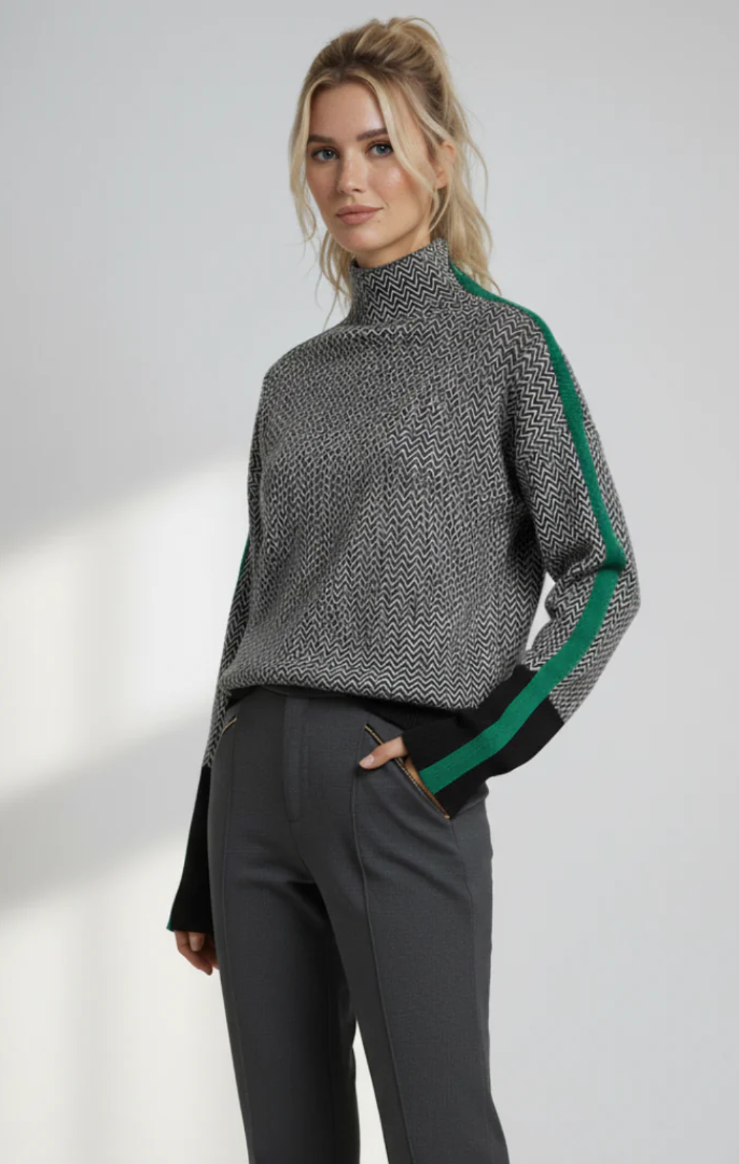 Zemvia | Jersey de cuello alto con rayas en contraste